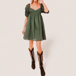 Hyacinth House Tuckernuck Sasha Mini Emerald Green Puff Sleeve Babydoll dress M